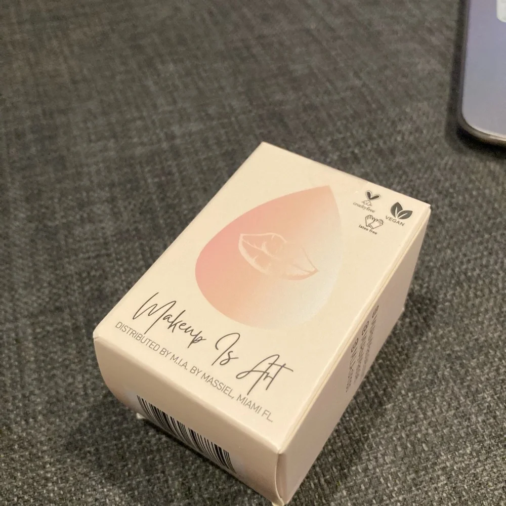 M.I.A BY MASSIEL M.I.Artist Blending Sponge Brand New Full Size NWT